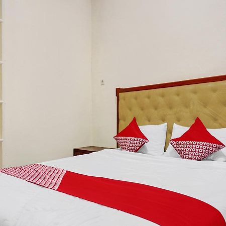 Oyo 90702 Wisma Tobana Kebayoran Mencil المظهر الخارجي الصورة