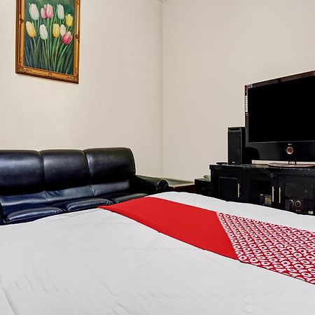 Oyo 90702 Wisma Tobana Kebayoran Mencil المظهر الخارجي الصورة