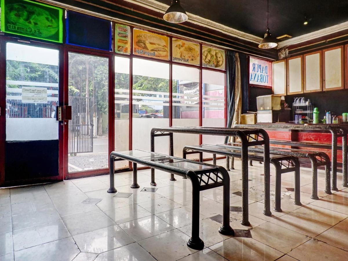 Oyo 90702 Wisma Tobana Kebayoran Mencil المظهر الخارجي الصورة