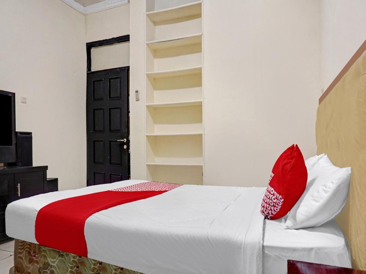 Oyo 90702 Wisma Tobana Kebayoran Mencil المظهر الخارجي الصورة